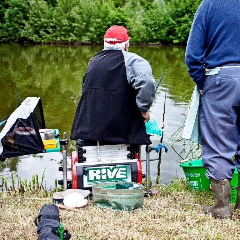 Siège Chaise De Pêche Pliante Avec Porte-Cannes à Pêche Porte-Gaules Intégré Taille Enfant Item 10531990